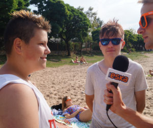 Szaleństwo w wodzie i na lądzie. Patrol ESKA Summer City wpadł na plażę do Piecek [WIDEO, ZDJĘCIA]