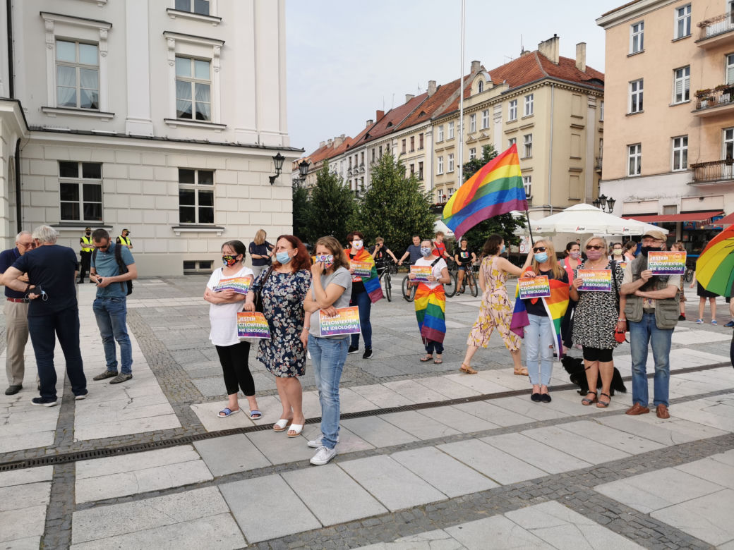 "Jestem człowiekiem, nie ideologią" manifestacja w Kaliszu
