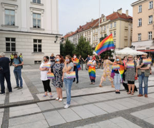 Jestem człowiekiem, nie ideologią manifestacja w Kaliszu