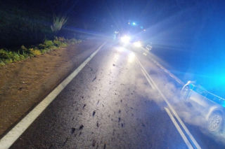 Pijany 32-latek z Siedlec dachował w Chotyczach. Policja znalazła przy nim narkotyki