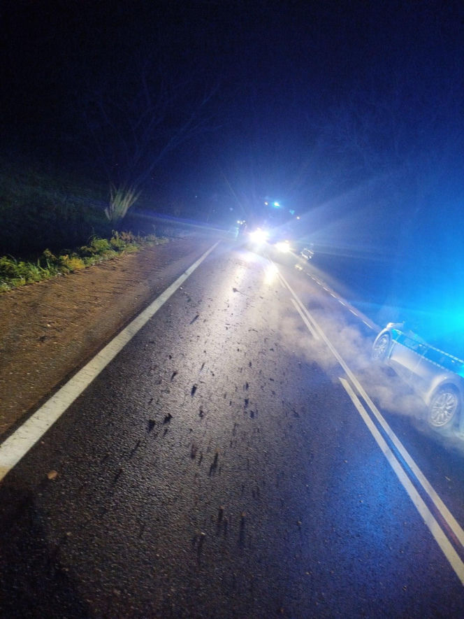 Pijany 32-latek z Siedlec dachował w Chotyczach. Policja znalazła przy nim narkotyki