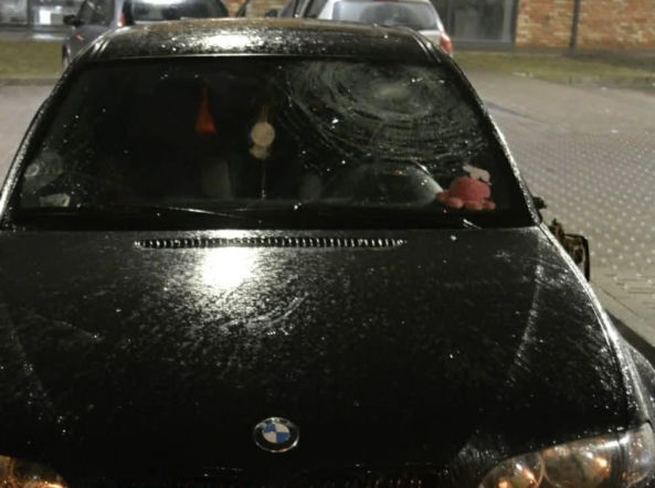 Ojciec z synem uszkodzili cudze auto