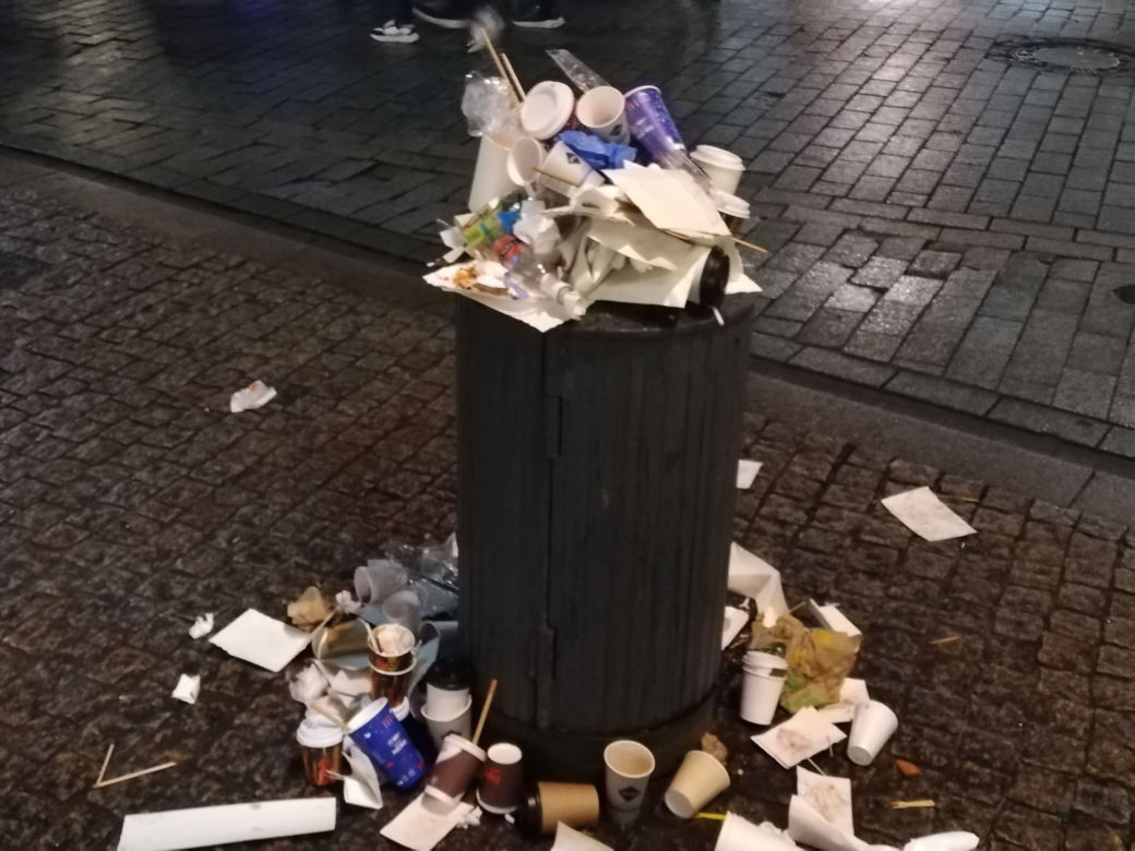 Dzikie tłumy w centrum Warszawy