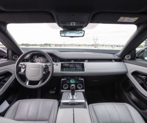 Range Rover Evoque D240 HSE vs Lexus UX 250h 
