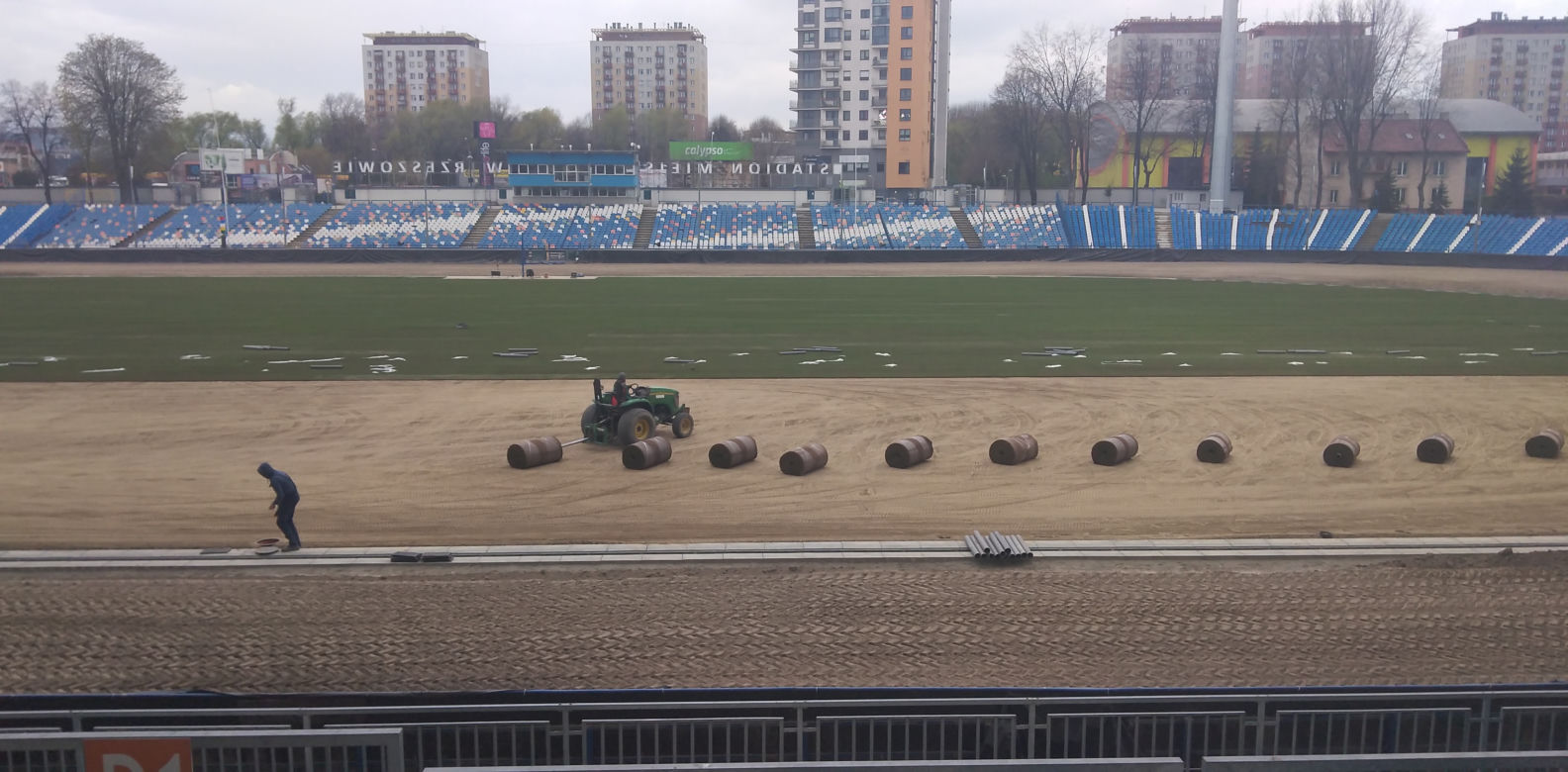 RZESZÓW: Przebudowa Stadionu Miejskiego przy ul. Hetmańskiej na ostatniej prostej 