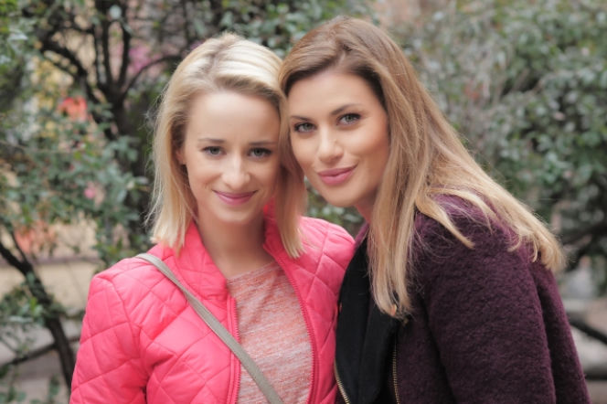 Pierwsza miłość. Agata (Aleksandra Kisio), Sabina (Urszula Dębska)