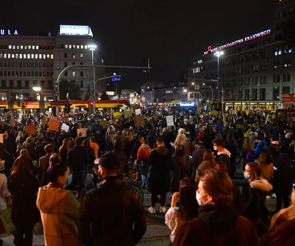 Ogólnopolski Strajk Kobiet: Protesty w całej Warszawie