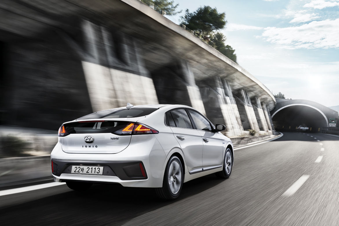 2019 lifting Hyundai IONIQ Hybrid i Hyundai IONIQ Plug-in