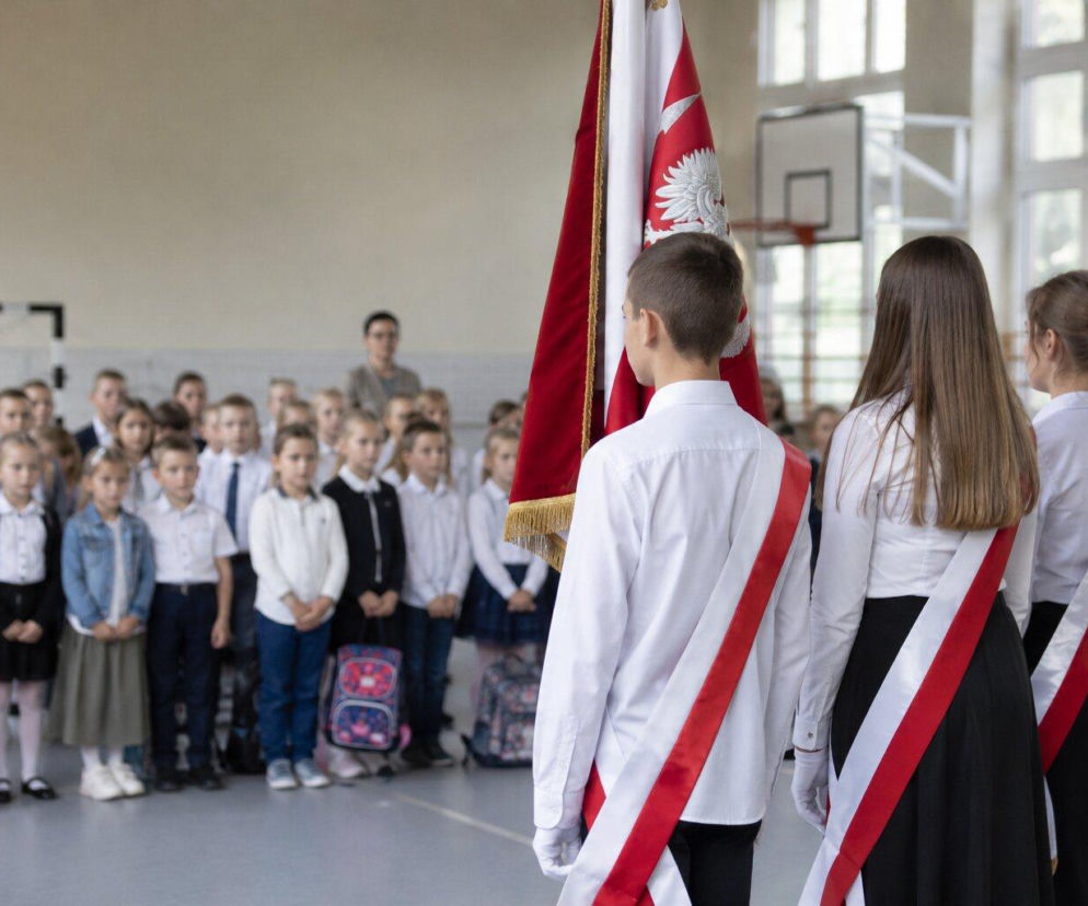 Nie wszystkie dzieci usłyszą pierwszy dzwonek o tej samej porze. O planie uroczystości decyduje jeden szczegół