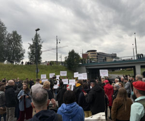Cichy marsz w Krakowie po tragicznym wypadku. Zginęło młode małżeństwo