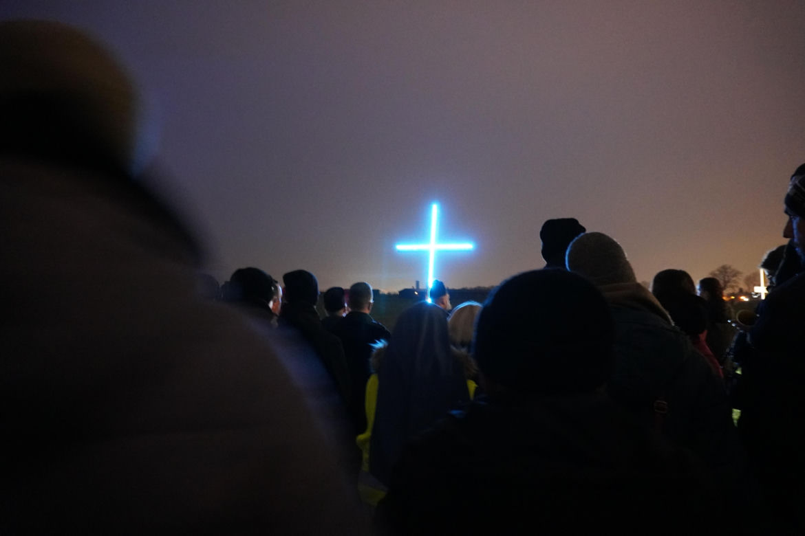 Ogrom wiernych przybył na Drogę Krzyżową na Majdanku. Mamy zdjęcia!