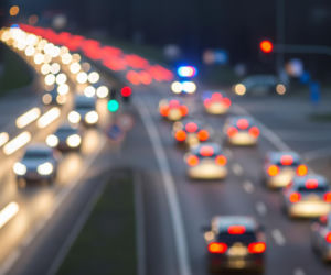 Dramat na Radzymińskiej. Ilu poszkodowanych w zderzeniu busa z osobówką?