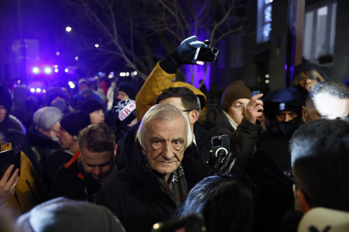 Protest polityków PIS przeciwko zatrzymaniu Wąsika i Kamińskiego