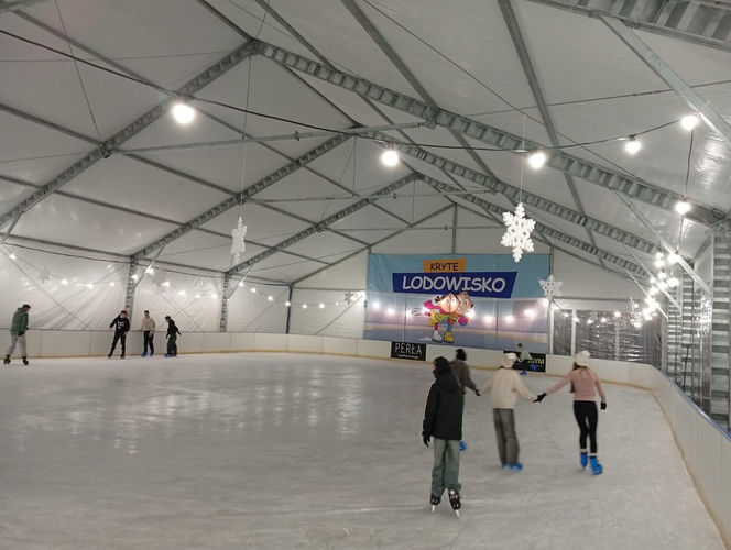 Starachowice stawiają nowe kryte lodowisko! Trwa poszukiwanie sponsora tytularnego – Bilety mogą kosztować tylko 5 zł
