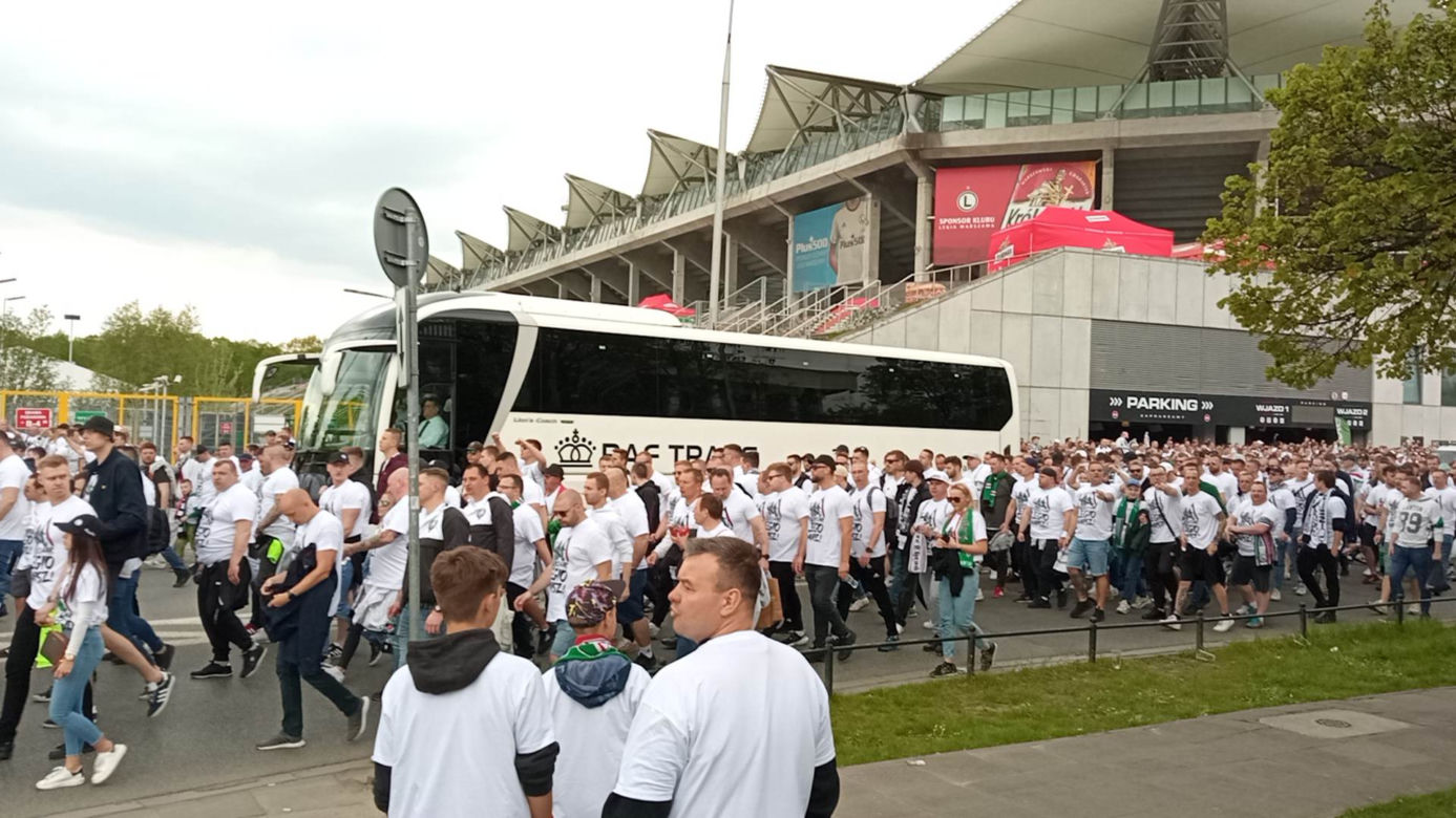 Przemarsz kibiców Legii Warszawa na PGE Narodowy