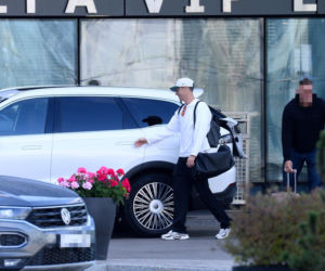 Robert Lewandowski z córkami przyjechał do Warszawy