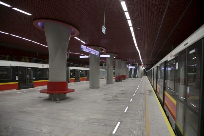 METRO REWOLUCJA