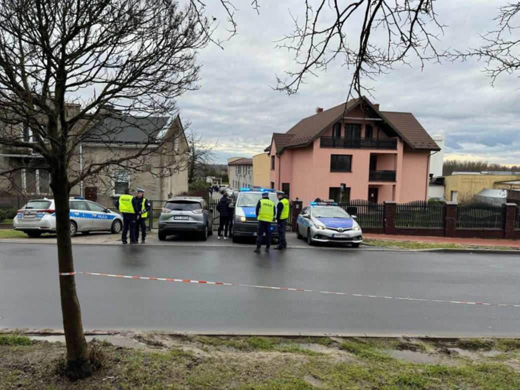 Atak nożownika w Częstochowie. Napastnik ranił kilka osób, policja oddała strzały!