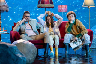 Rodzinka.pl 18 sezon wiosenny spot TVP 2026. Ludwik (Tomasz Karolak), Maja (Emma Pokromska), Kacper (Mateusz Pawłowski)