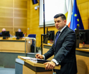 Rekordowy budżet Małopolski na 2026 r. Będą nowe połączenia kolejowe, drogi i budowa obwodnic