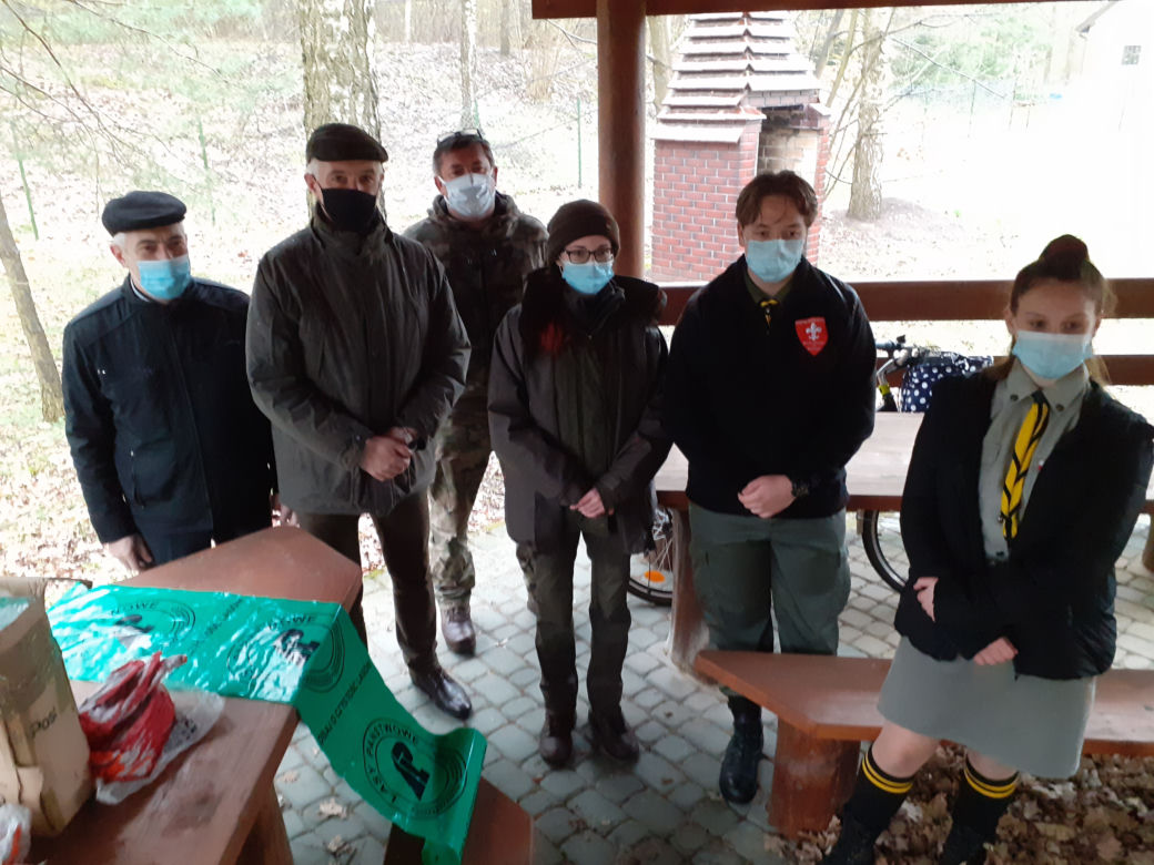 Czuwam dla Ziemi - akcja sprzątania uroczyska Sekuła przez harcerzy w Siedlcach 22.04.2021