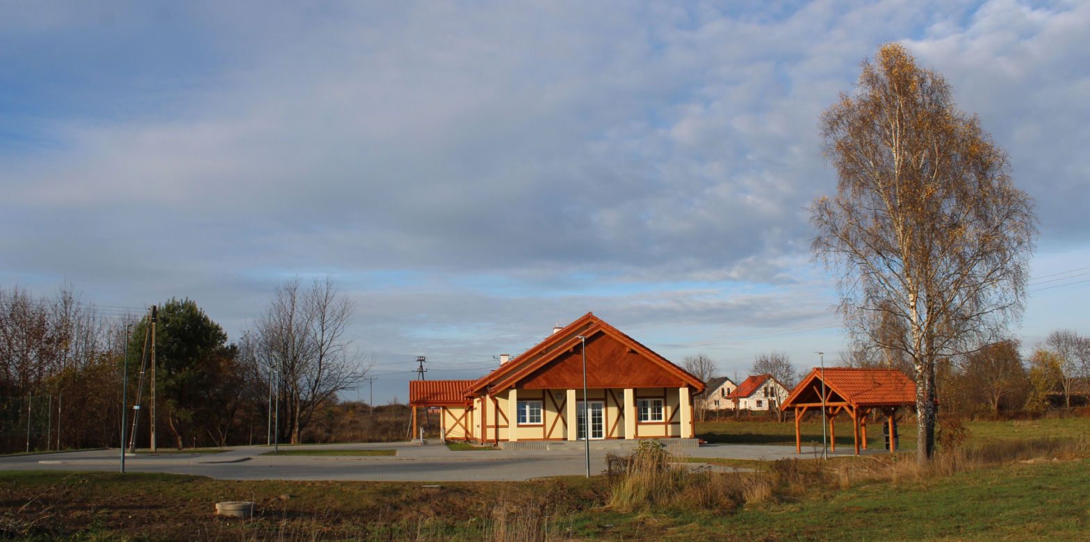 Wiejska świetlica w Ługwałdzie gotowa. Wyglądem nawiązuje do zabudowy regionalnej [ZDJĘCIA]