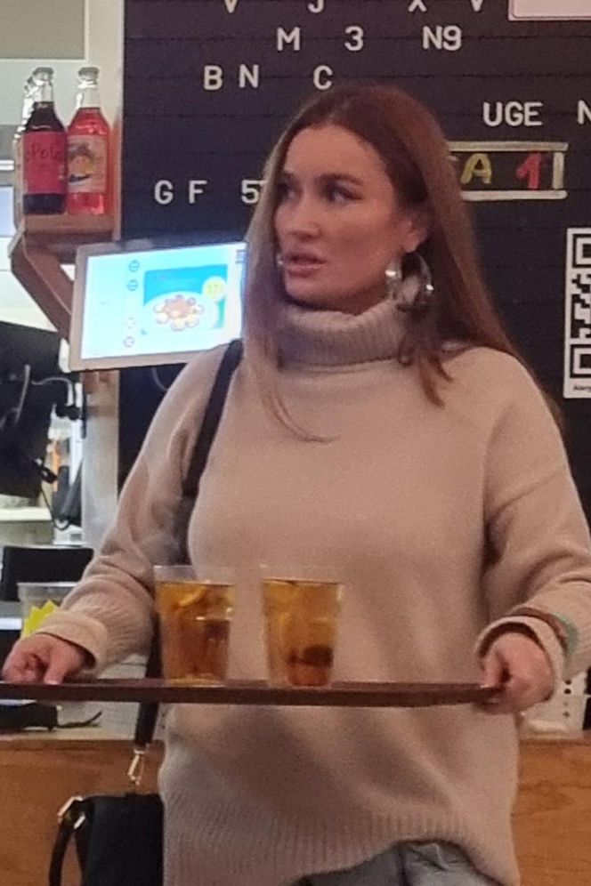 Joanna Krupa z siostrą Martą. Zjadły w mlecznym i poszły po patelnię