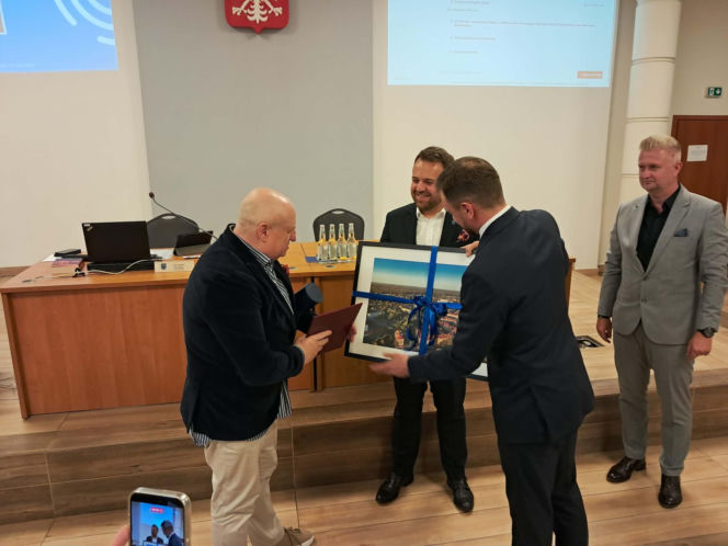 Maciej Siembieda Honorowym Obywatelem Starachowic. Wielki powrót mistrza na ulicę Skalistą