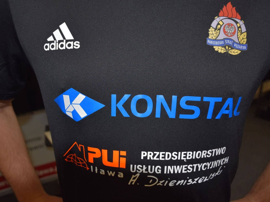 Nowy rok, nowe stroje. Iławscy strażacy z prezentem od sponsorów