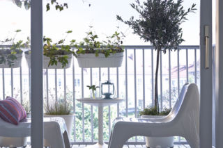 Balkon w bloku: odświeżamy balkon na wiosnę