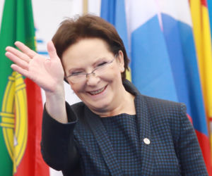 Kopacz zostawiła Szydło 350 butelek wódki