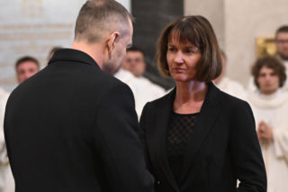 Pogrzeb Jacka Magiery. Karol Nawrocki tylnym wejściem wszedł do kościoła. Specjalne uhonorowanie trenera