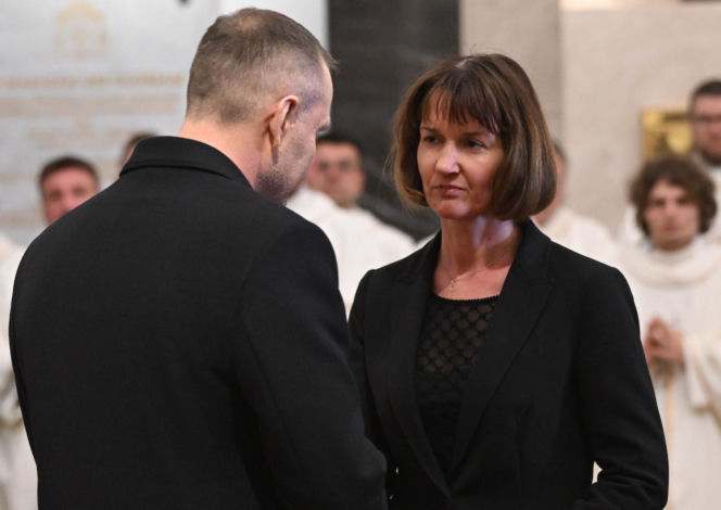 Karol Nawrocki na pogrzebie Jacka Magiery