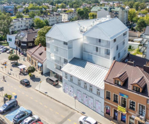 Dom Uniwersalny w Otwocku od MFR-MGR Architekci