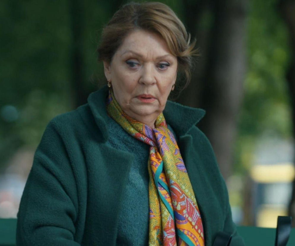 Barwy szczęścia odc. 3273. Rawiczowa sprzedaje rodzinne skarby. Cezary stawia się żonie