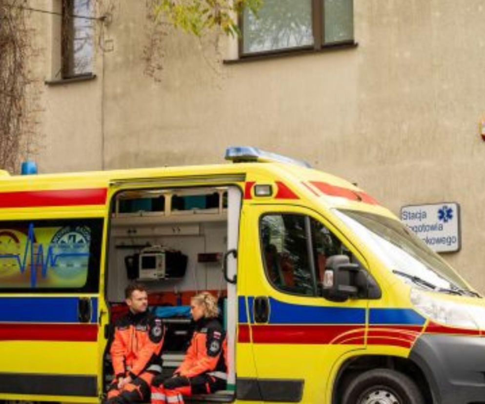 Na sygnale, odcinek 829: Chory rolnik uznaje lekarza za zmorę i próbuje uciec ratownikom na traktorze