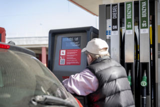 Rząd gotowy do interwencji w sprawie cen paliw. Jest deklaracja