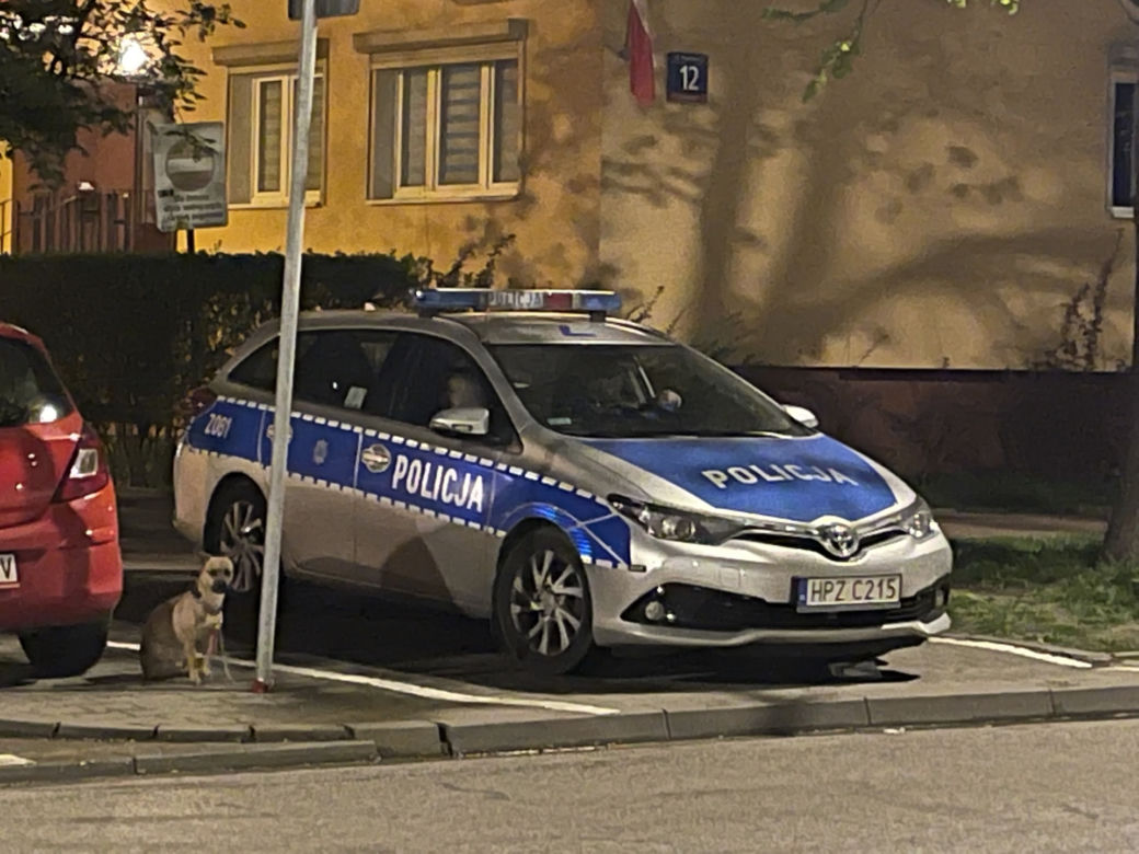 Kłęby dymu i ogromny smród. Kawalerka na Ochocie stanęła w ogniu
