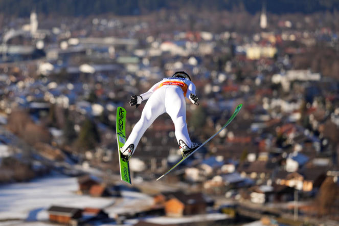 Turniej Czterech Skoczni Ga-Pa: Pary KO. Z kim skaczą Polacy 1.01.2026? Wyniki kwalifikacji