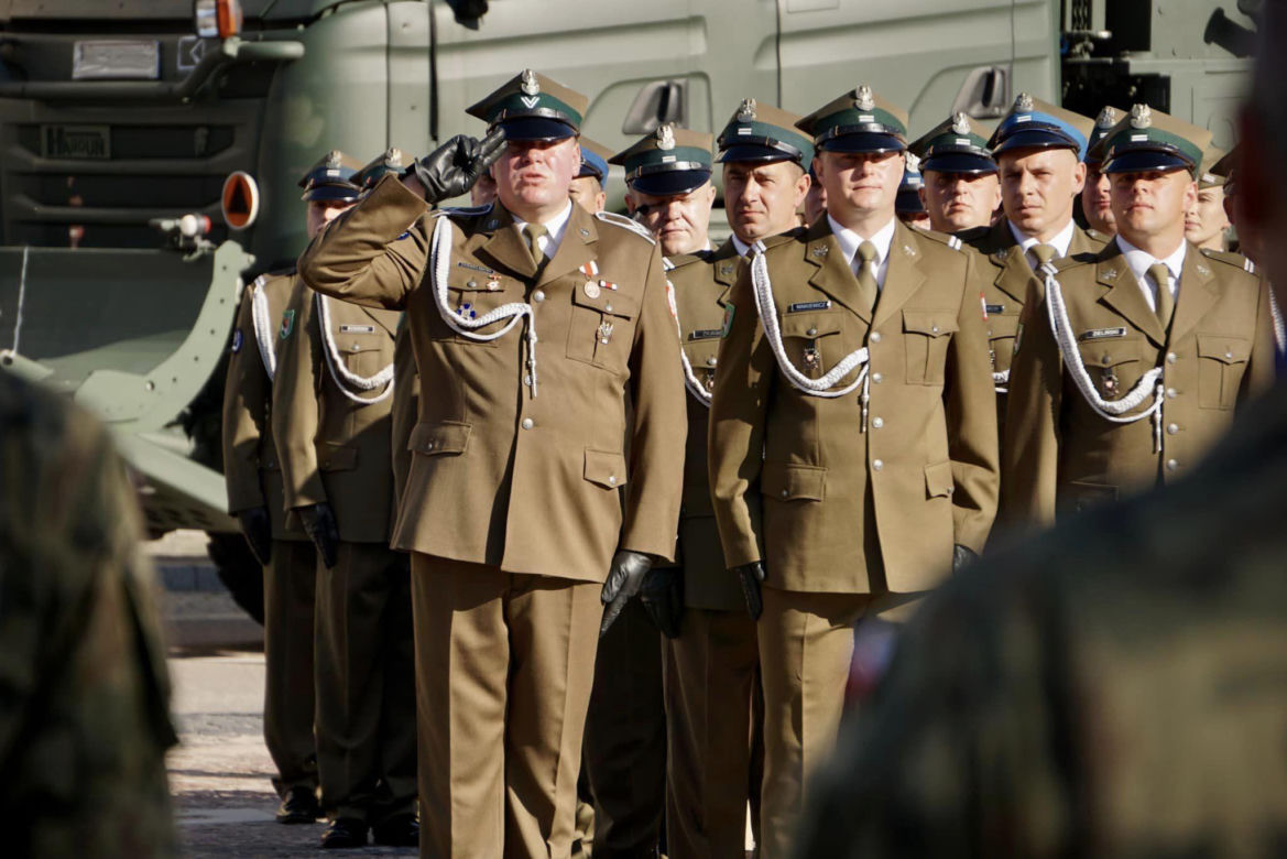 Niezwykła promocja podoficerska w Gołdapi. Uroczystość zakończyła się… oświadczynami [ZDJĘCIA]