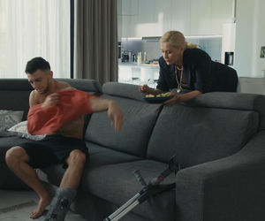 Barwy szczęścia odc. 3260.  Justyna Zytko (Sylwia Juszczak-Krawczyk), Mirek (Oliwier Kozłowski)