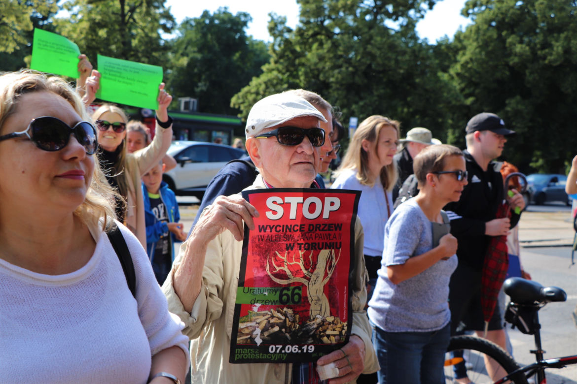 Wielki protest w Toruniu. Mieszkańcy mówią #stopBETONOZIE