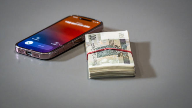 Afera korupcyjna w Pucku! Policjanci zatrzymali na gorącym uczynku 49-letniego urzędnika z  Powiatowego Inspektoratu Nadzoru Budowlanego oraz 41-letnią pośredniczkę