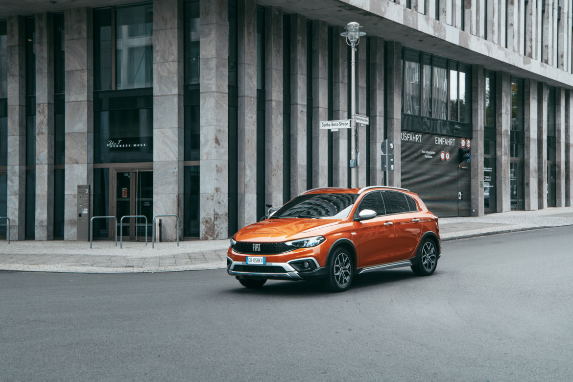 (2021) Fiat Tipo Cross
