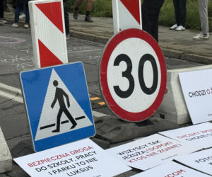 Cichy marsz w Krakowie po tragicznym wypadku. Zginęło młode małżeństwo