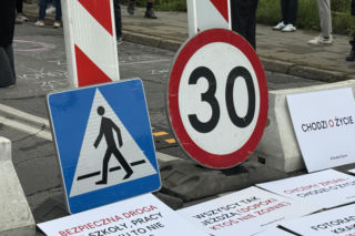 Cichy marsz w Krakowie po tragicznym wypadku. Zginęło młode małżeństwo