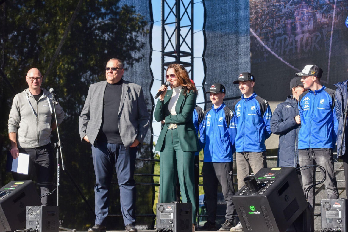 Tak PRES Toruń świętował mistrzostwo z kibicami! Feta pod Motoareną