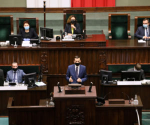 Premier w Sejmie o walce z koronawirusem