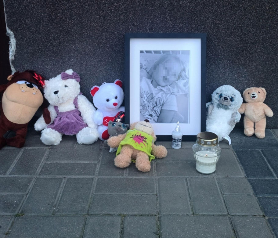 Format: 3-letnia Emilka stała się dla matki balastem. Gdy umierała, Klaudia G. imprezowała nad morzem