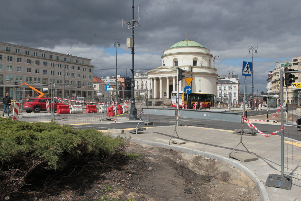 Kiedy koniec remontu Placu Trzech Krzyży? Znamy datę!